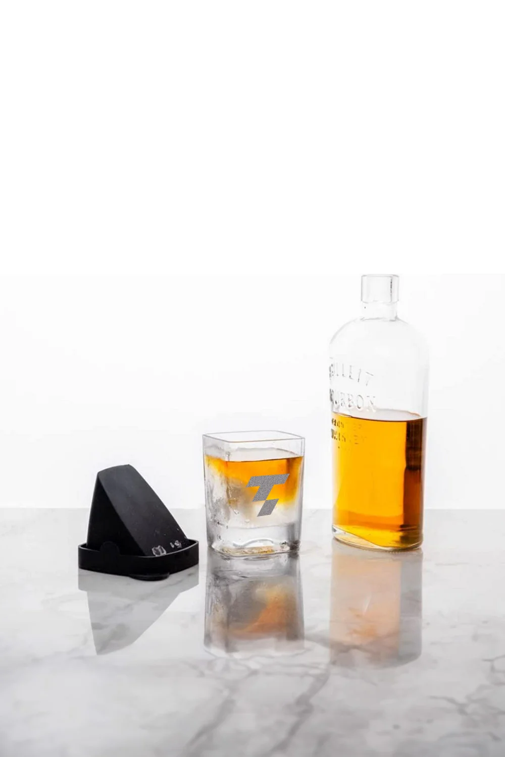 Alternative view of Corkcicle Whiskey Wedge